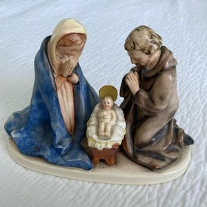 Hummel Holy Family - HX 238 - Jesus, Mary, Joseph Nativity